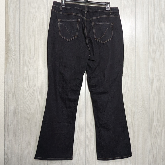 Lane Bryant Mid-Rise Boot Jeans Women's 20 Dark Wash - Picture 4 of 12